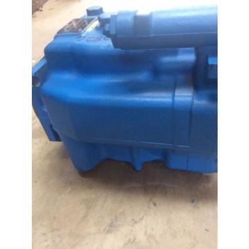 VICKERS PVH131QICRSF13S10C25 HYDRAULIC 02152160 Pump
