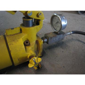 Enerpac P801 Hydraulic Hand 1000psi W/ Hose And Pressure Gage Pump