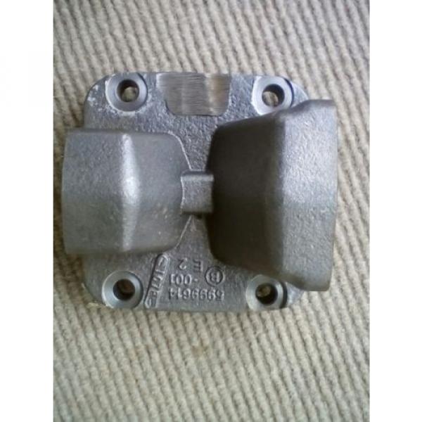 No.2 new eaton 420 piston hydraulic pump end cover side port part 9900267005 Pump #2 image